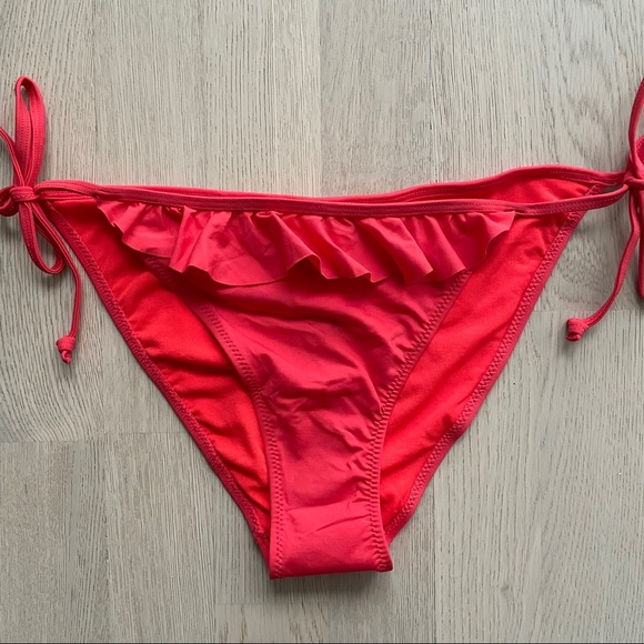 H&M Ruffle Bikini - Picture 5 of 9